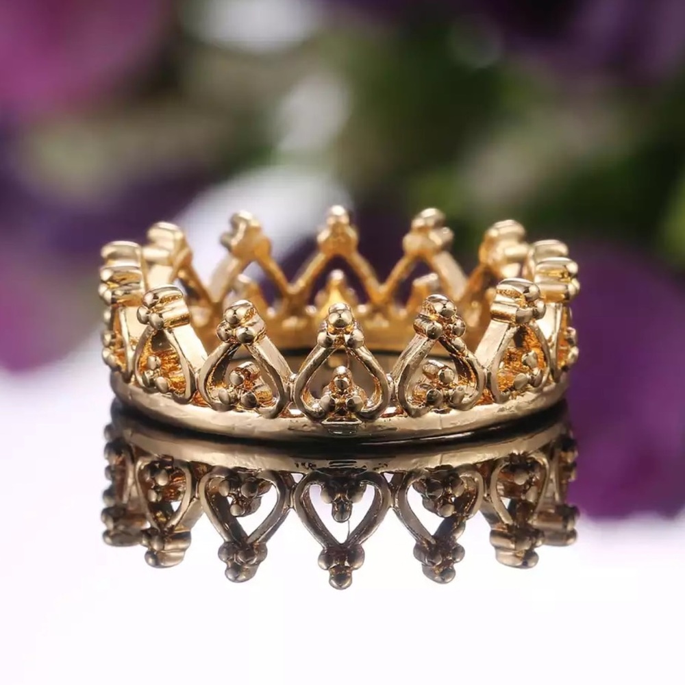 New Women’s Yellow Gold Plated Princess Crown Ring - Picture 1 of 2